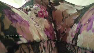 I play with my snatch in leggings until I cum. Hotty masturbation