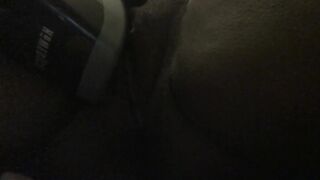 Using Massager to Please Cunt