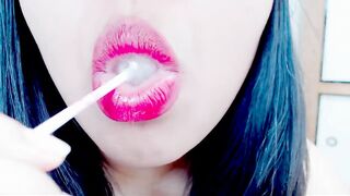 Food Porn Diary: Mila loves Lolipops! (ASMR)