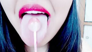 Food Porn Diary: Mila loves Lolipops! (ASMR)