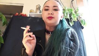 MissDeeNicotine Loves Smokin' with her Human Ashtray