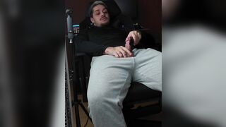 Onlyfans creator 24sevenbruno Bored home alone playing with his masturbator -BIGGEST SPUNK FOUNTAIN