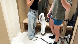 (DIA ITA) HO SCOPATO una COMMESSA IN CAMERINO e l'ho INCULATA dopo il suo turno di lavoro