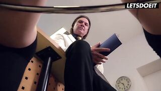 I Spread My Pussy for the Interview and Sucked His Screwing Wang Right at His Desk