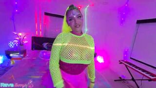 Vivian Taylor Takes Brian Omally's Massive Penis Balls Deep Missionary!