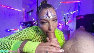Vivian Taylor Takes Brian Omally's Massive Penis Balls Deep Missionary!