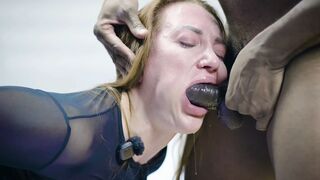 Intense Deepthroat and Hawt Anal Sex for Julia!