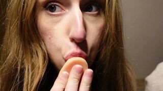 Fellatio sex on a Sextoy Closeup