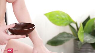The masseuse's large boobs leave no client indifferent