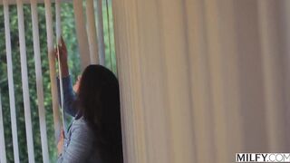 Milfy Dong-hungry Realtor Penny Can't Resist His Hard Dick