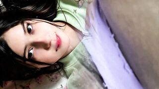 Colombian influencer masturbates with her neighbor