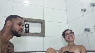 YOUNG GIRL GETTING BANGED UP IN THE BATHTUB