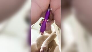 Fucking pussy in the mirror, orgasm with abundant lubrication