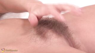 saggy breasts milf rubbing her unshaved bush
