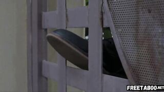 Weenie Hungry Housewife Charlotte Sins Catches A Private Investigator & Offers Him Her Wet Twat