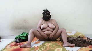 Big butt and perfect snatch gets creampie