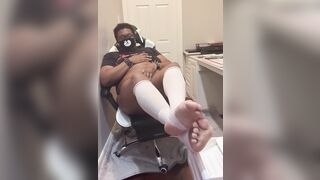 Stroking my knob and cumming whilst showing off my thick haunches and feet - Giant Spunk fountain Solo