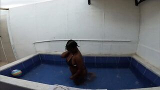 Admirable-looking Sexy Black Ebony Gal Gave Chap a Actually Valuable Fellatio Outside In The Nifty Petite Pool Almost Made Him Bust Cum - Jhodez1