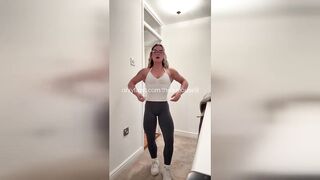 18yo's first SQUIRTING ORGASM: Twat Explodes Everywhere UNCONTROLLABLE