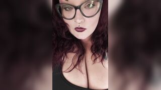 Watch rock BBW squirt in her stockings for you