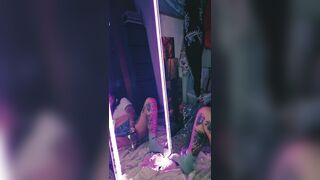 Brunette delivers explosive squirting content for lobita juguetona