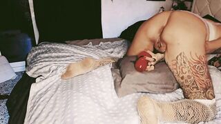 lobita juguetona watches me fuck and squirt all night