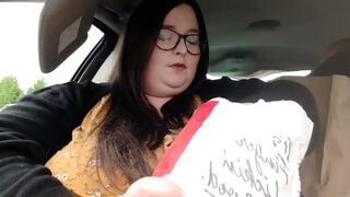Ssbbw BBW indulges in kfc finger licking