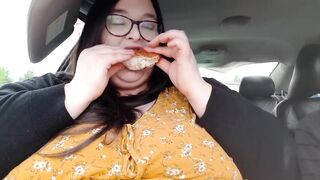 Ssbbw BBW indulges in kfc finger licking
