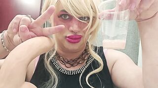 -Endora Xysishe and the cup of 5 loads