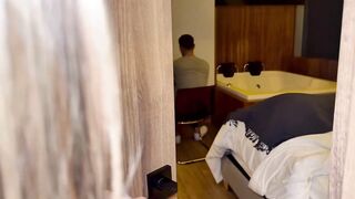Le demuestro a mi hermanastro que mi coño es mejor que su muñeca sexual para su gran polla - Ambar Prada
