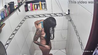I installed a security camera in the bathroom to catch my stepdaughter exposed!