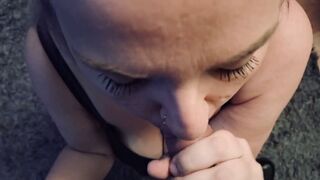 POV AMATEUR ORAL SEX PRINCESS YIELDING ON KNEES