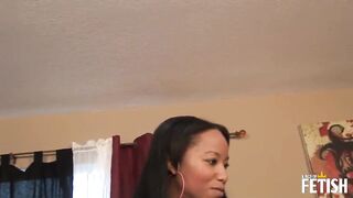 Ebony teen gets screwed during the time that this hottie wait to pick up the package for delivery