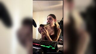 sissy cutie sucks off big bbc sex tool live on stream