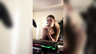 sissy cutie sucks off big bbc sex tool live on stream