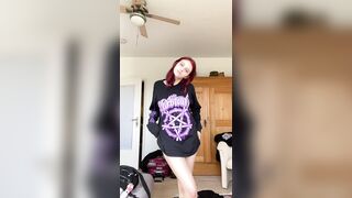are u wanking watching this hot teen?
