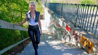 FROM FAN TO FUCKER – LEATHER HARDCORE in ALL HOLES + MEGA FACIAL...! Daynia