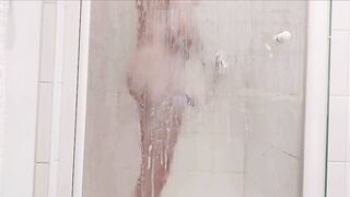 Bald my intimate area whilst wanking – Goo flow in the shower in slow motion