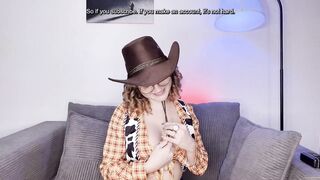 JOI de halloween - Emma Fiore como una vaquera cachonda