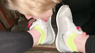 Smelly yellow socks