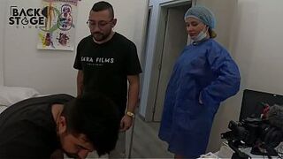 Golden-haired Colombian woman showing behind-the-scenes footage of her porn clip - BackstageClub - KarenSleent