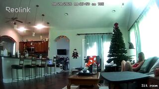 Camera catches MILF playing with twat on daybed