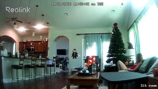 Camera catches MILF playing with twat on daybed