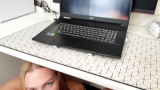OVEREXCITED STEPSISTER INTERRUPTED A WORK RENCOUNTER ON ZOOM