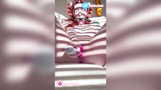 Sunshine Hotty Cums erect