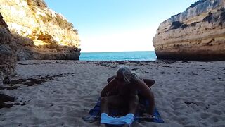 Sexo em praia privada