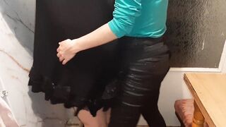 I watch and masturbate while my girlfriend bangs my stepmother