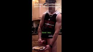 Str8 roommate cums on my food