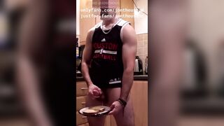 Str8 roommate cums on my food