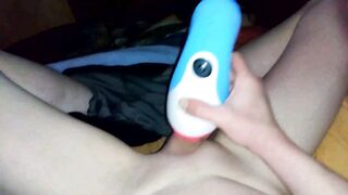 Masturbe (448) with one testicle